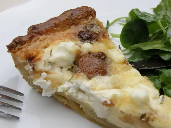 Tarte mit karamellisiertem Knoblauch und Ziegenkäse: Yushka kocht Yotam ...