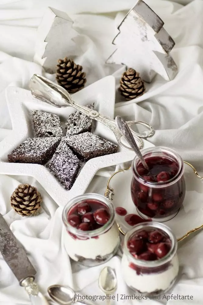 Christmas Cookie Club: 21. Türchen – Brownie-Zimt-Cheesecake mit Gewürzkirschen von Zimtkeks und Apfeltarte