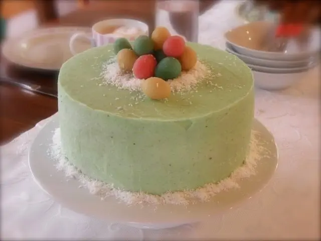 Ostertorte, Torte mit Ostereiern