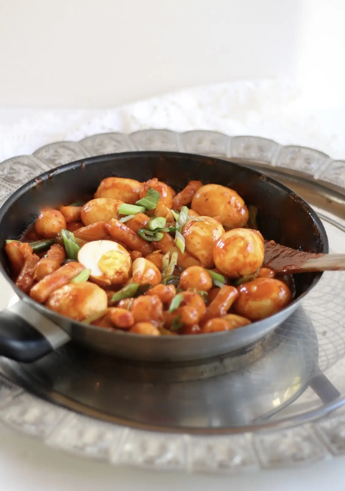 Koreanisch kochen: Tteokbokki - Scharf-würzige Reiskuchen - Hot & Spicy Ricecakes