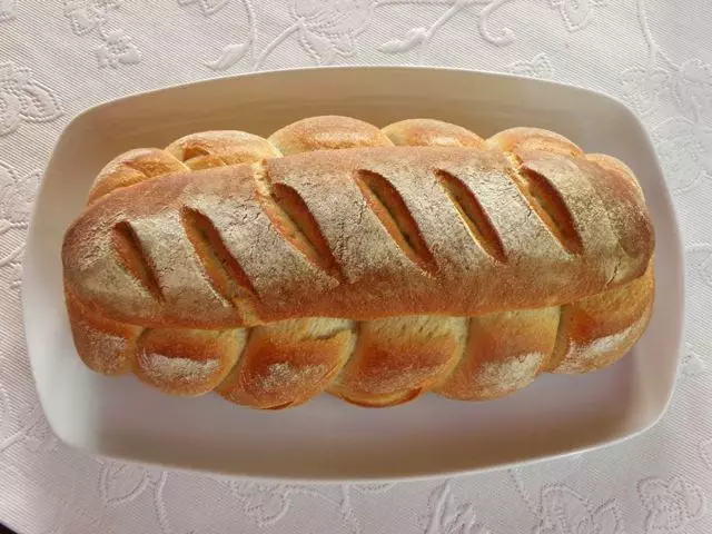 Osterbrot - ein köstliches Brot österlich geflochten