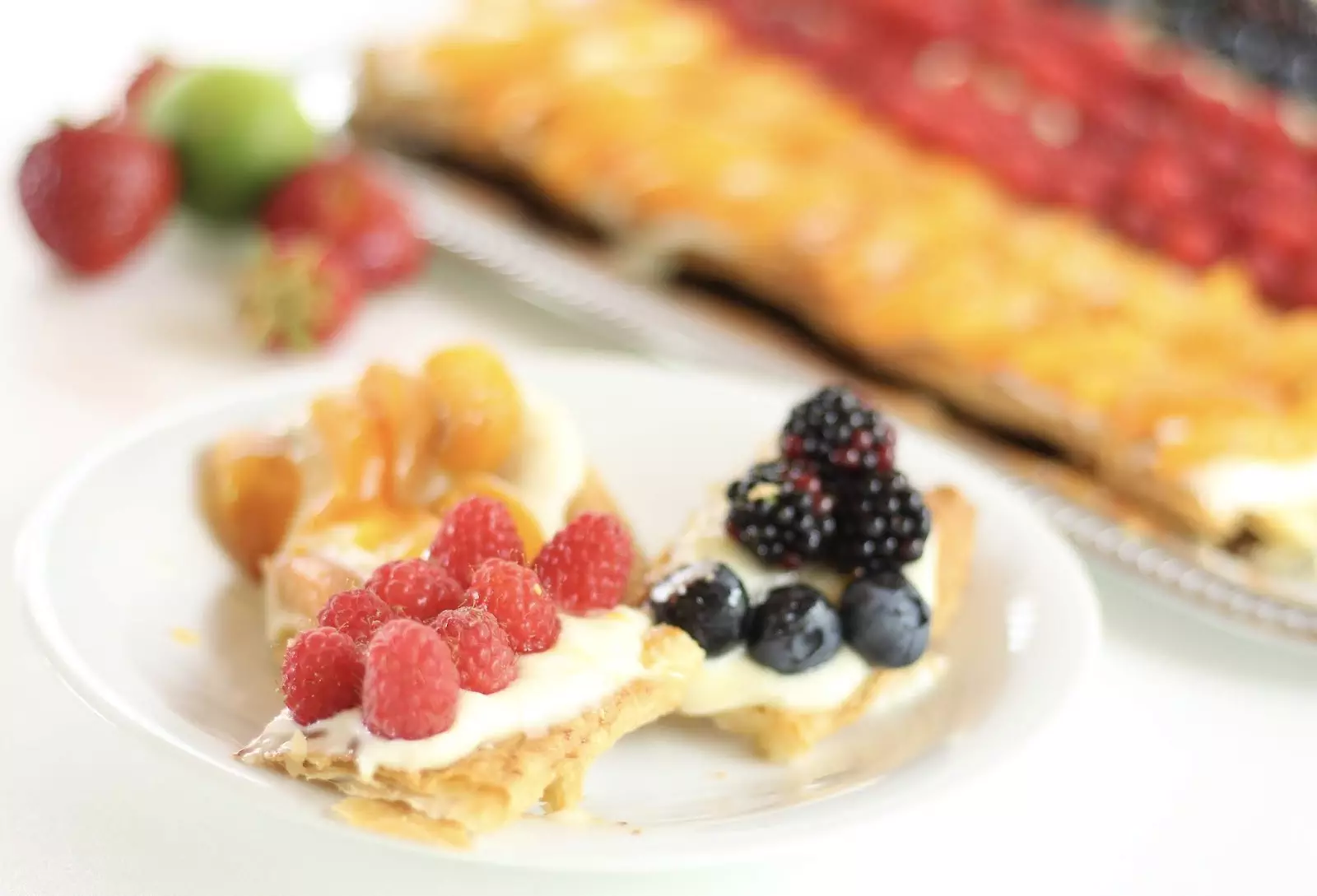 Deutschland-Torte mit Obst und Blätterteig: Multifrucht-Blätterteig-Torte, schnell und einfach und mit Video