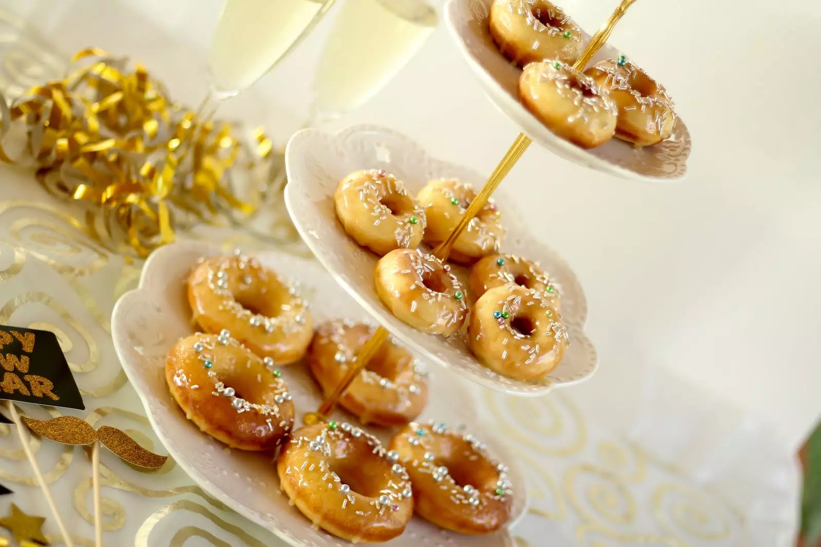Champagner-Donuts - Rezept und Video von Sugarprincess