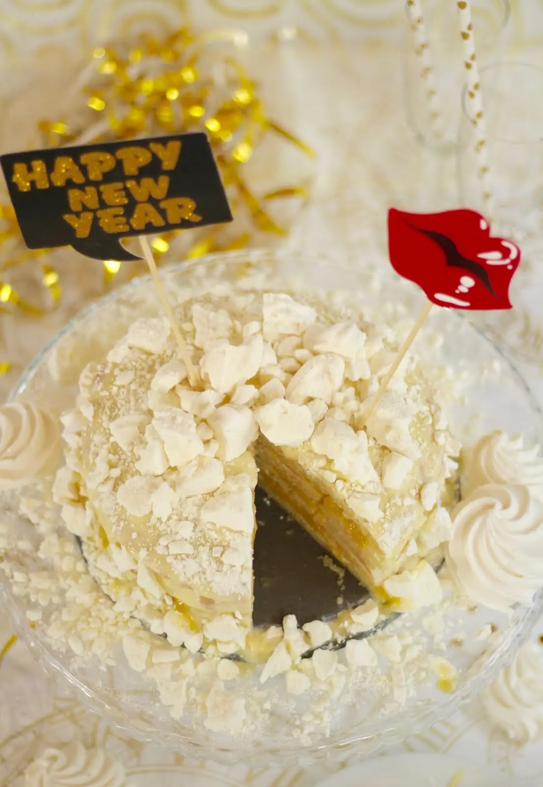Traumhafte Schneeflockentorte mit Lemon Curd, Baiser und Mascarpone ...