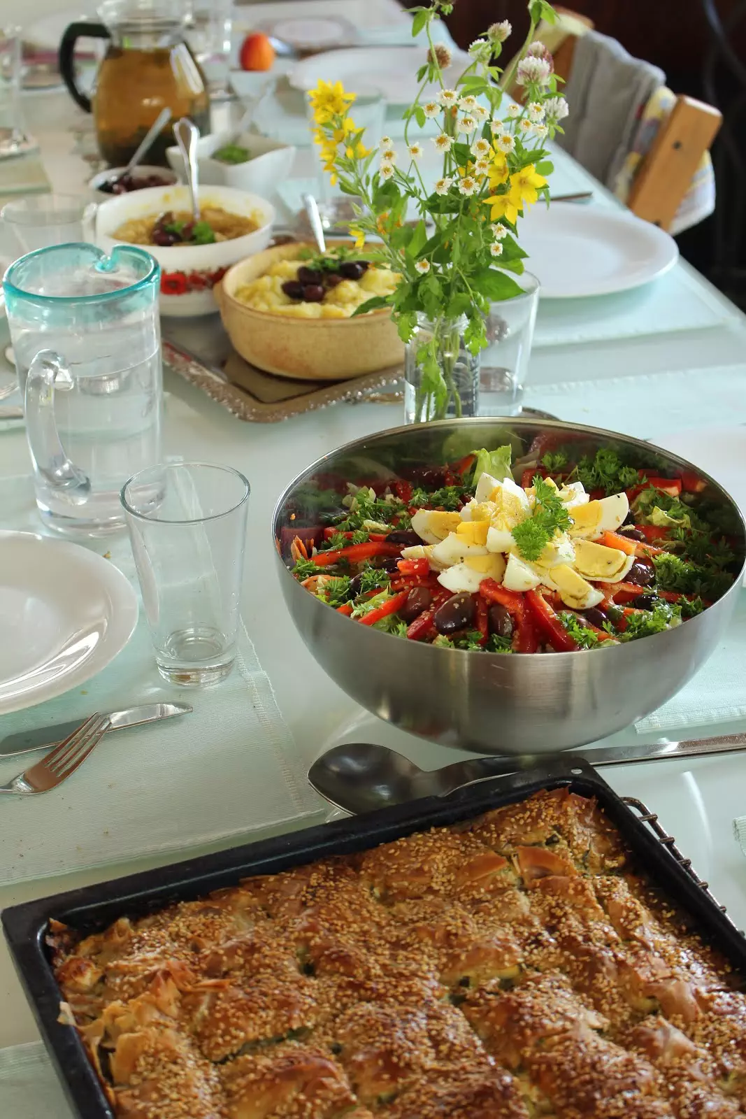 Festliches griechisches Essen bei Familie Brand
