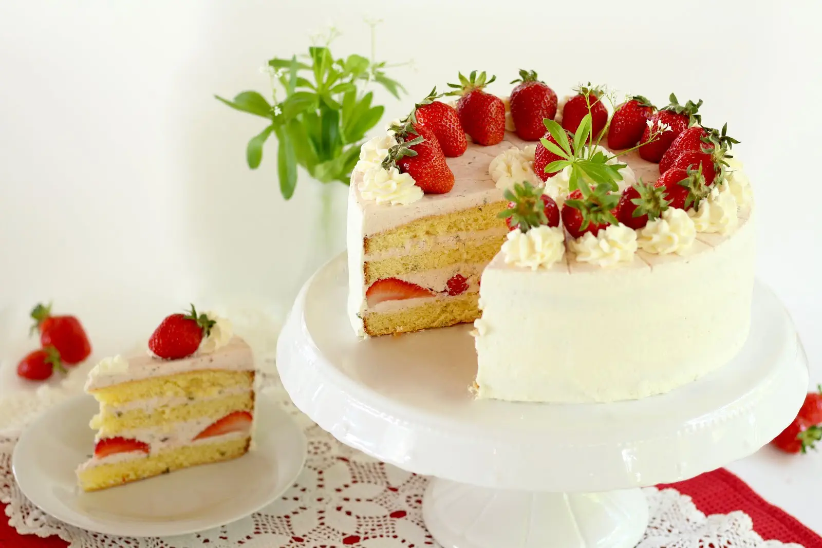 Erdbeer-Waldmeister-Torte | Rezept und Video von Sugarprincess