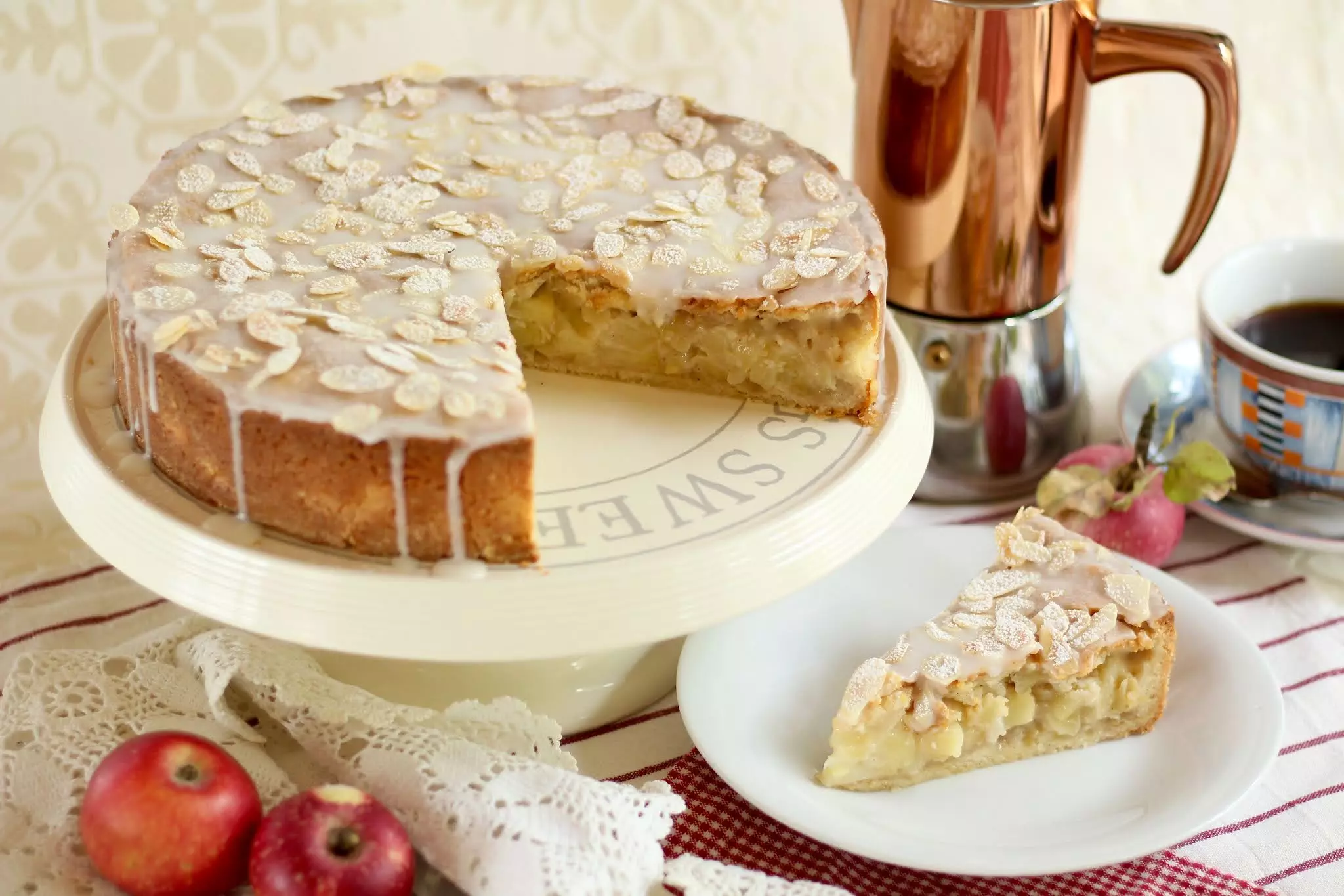 Der Kuchenklassiker: Gedeckter Apfelkuchen. Köstliche, herbstliche Apfeltorte! | Rezept und Video