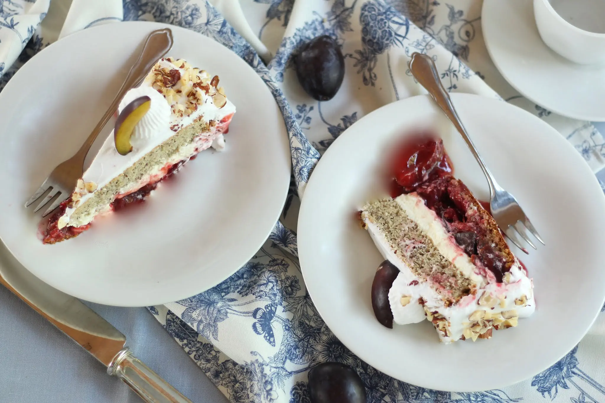 Himmlisch herbstliche Zwetschgen Sahne Torte | Rezept und Video von Sugarprincess