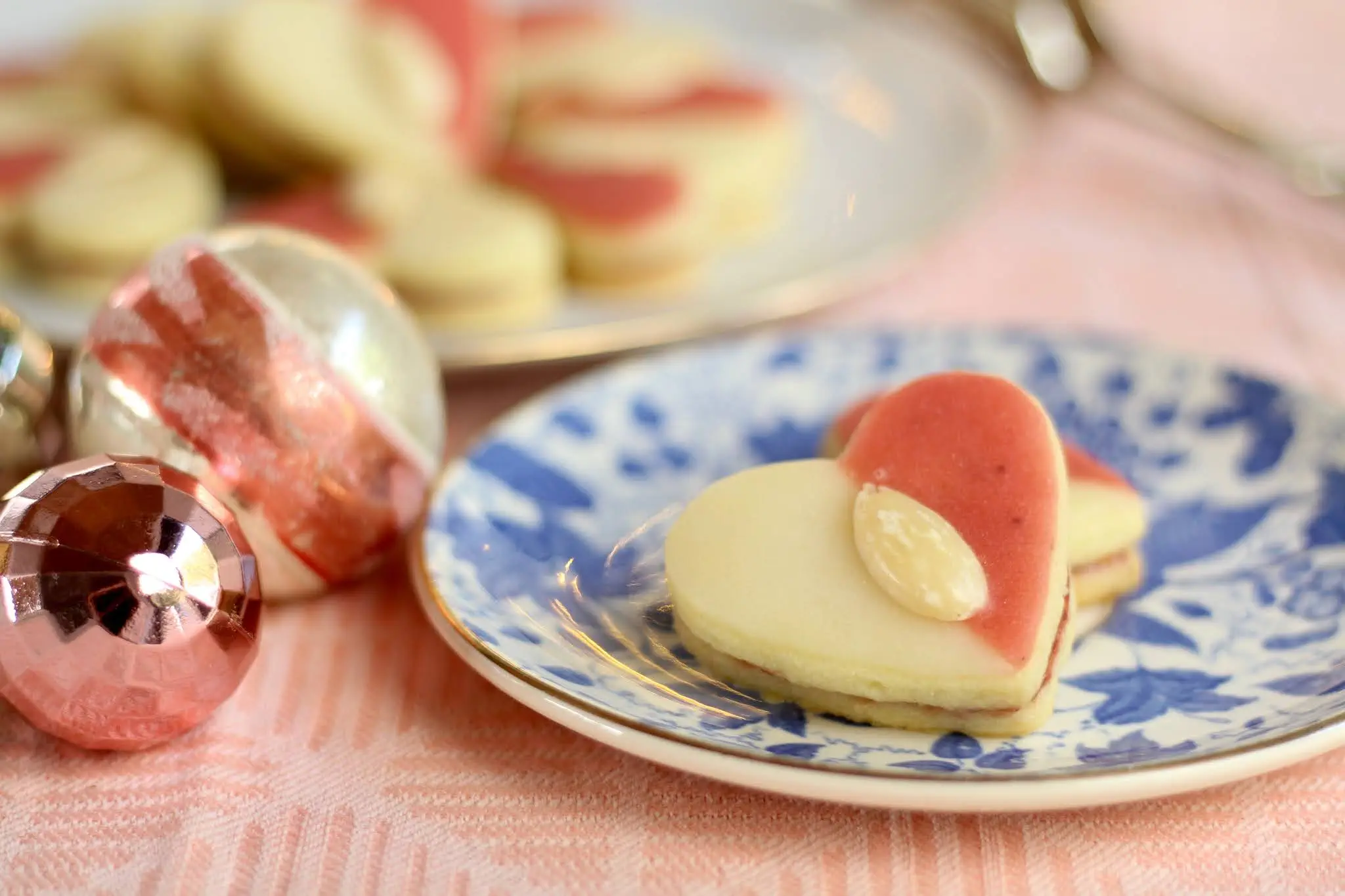 Fruchtige Himbeerherzen: Plätzchen fürs ganze Jahr! – Rezept von Sugarprincess | SCCC 2020: Türchen Nr. 24 | Gewinnspiel