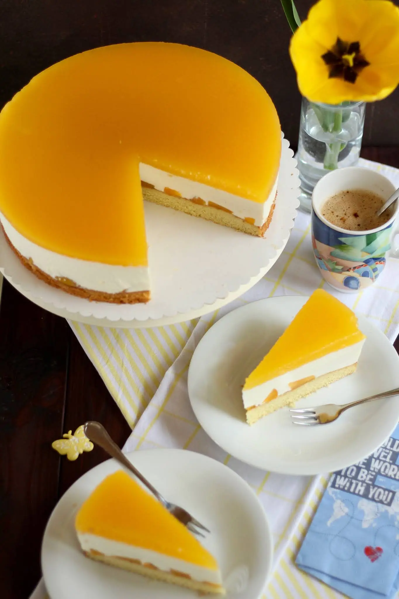 Traumhaft fruchtige, frische Pfirsich-Joghurt-Sahnetorte: Rezept und Video von Sugarprincess