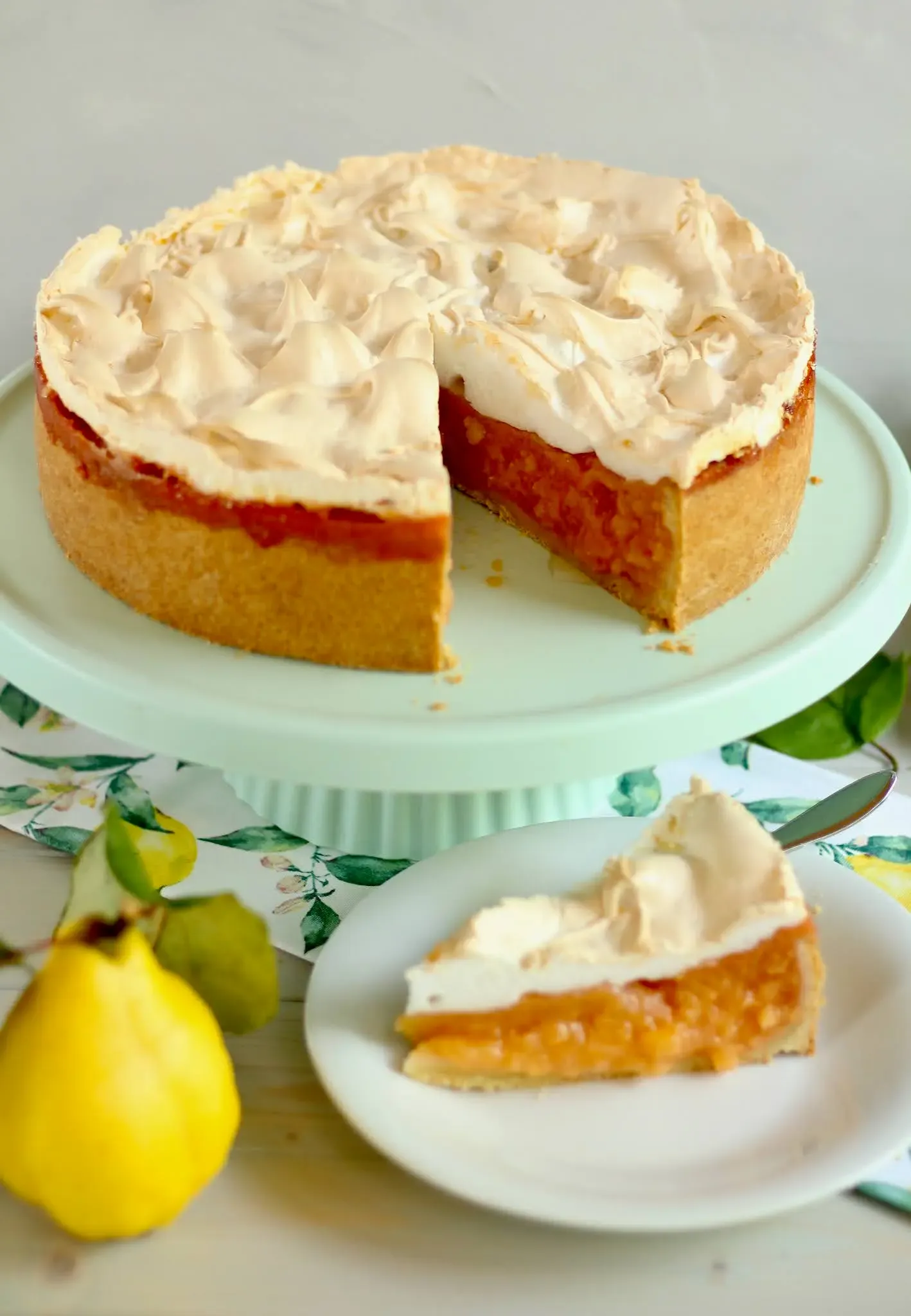 Himmlische Quittentorte/ Apfeltorte mit Mandelbaiser: Rezept und Video ...