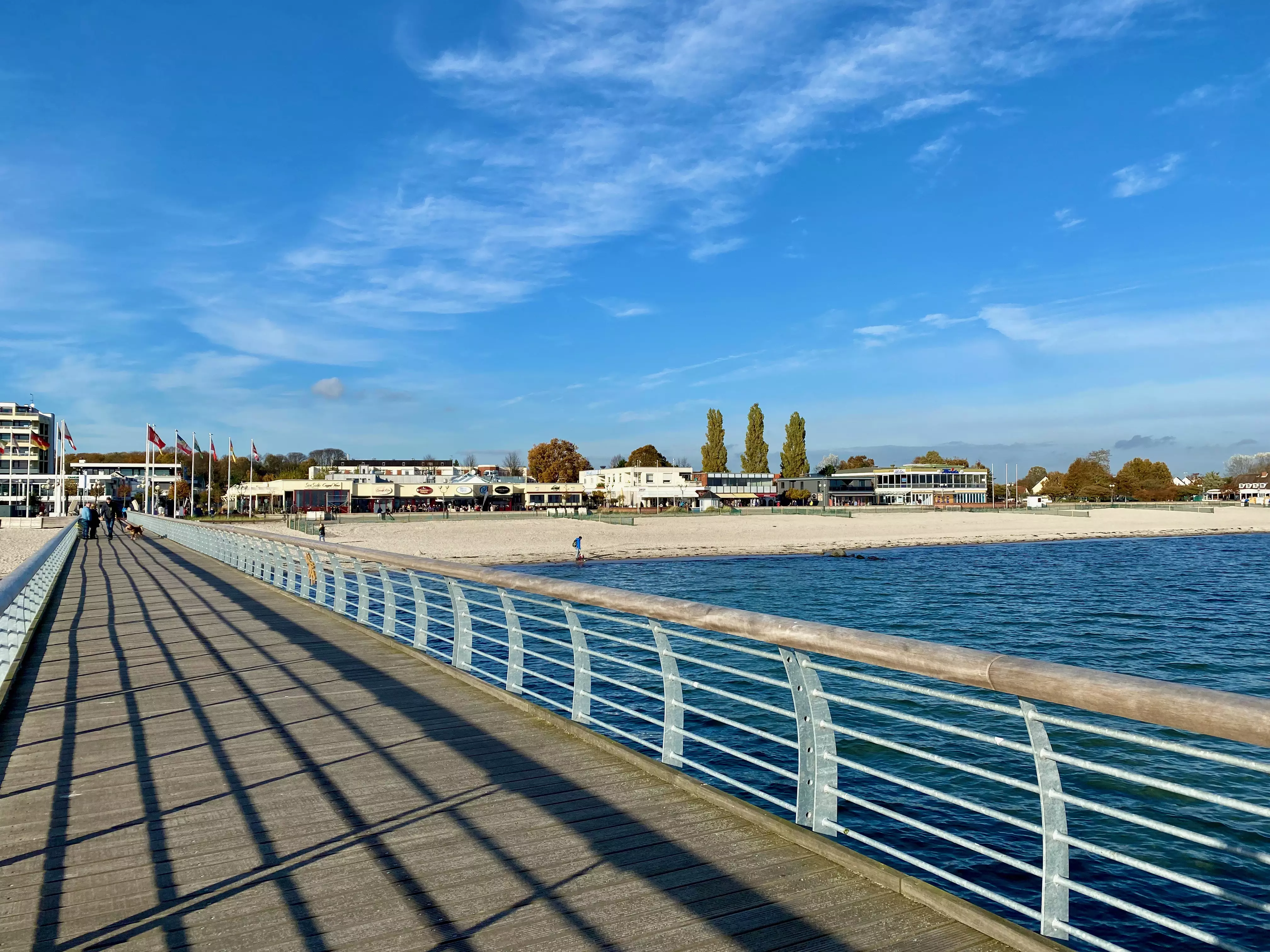Wohnmobilstellplatz Achtern Diek bei Grömitz an der Ostsee, Strandpromenade und Seebrücke | Vlog Dethleffs Esprit