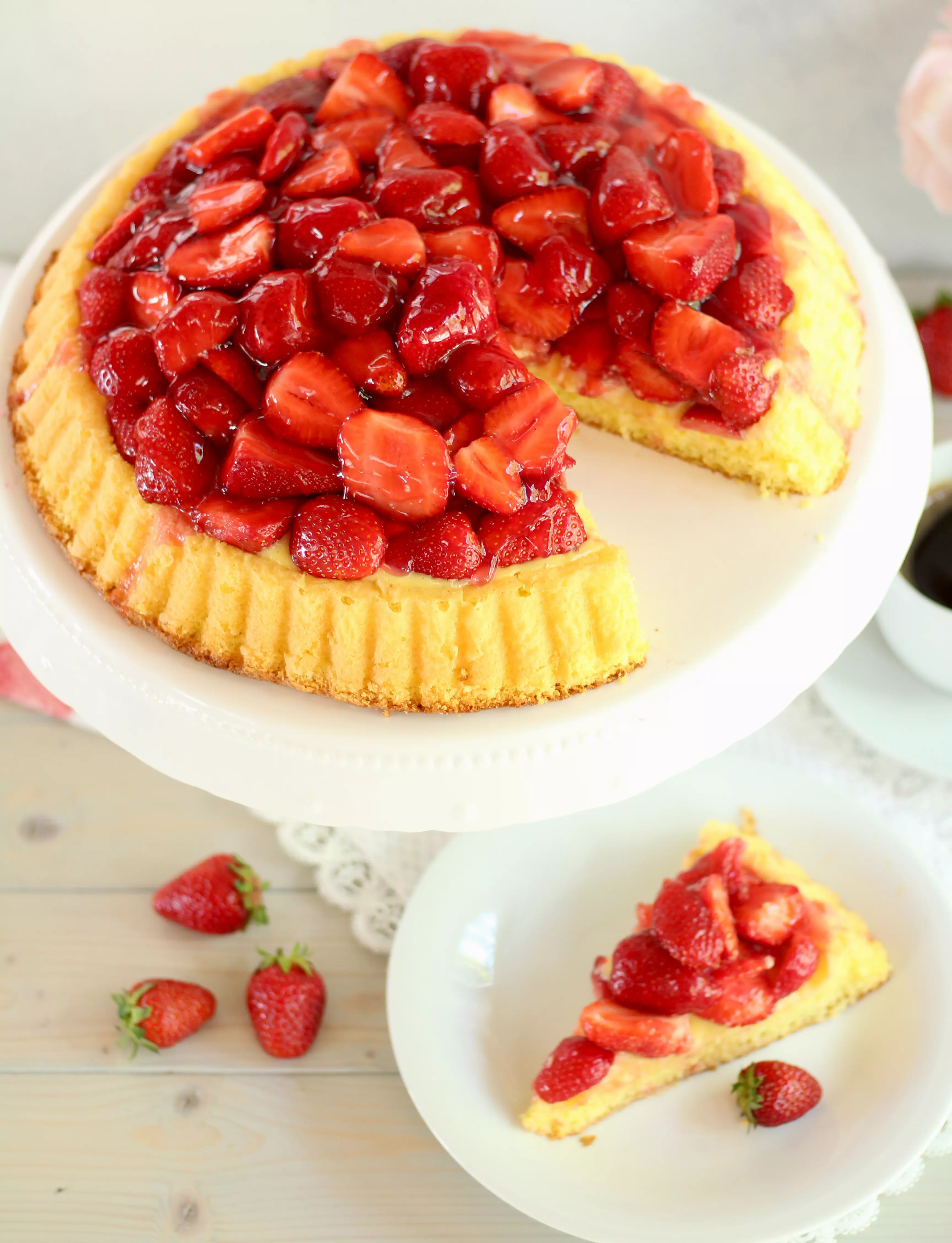 Klassischer Obstkuchen mit Erdbeeren