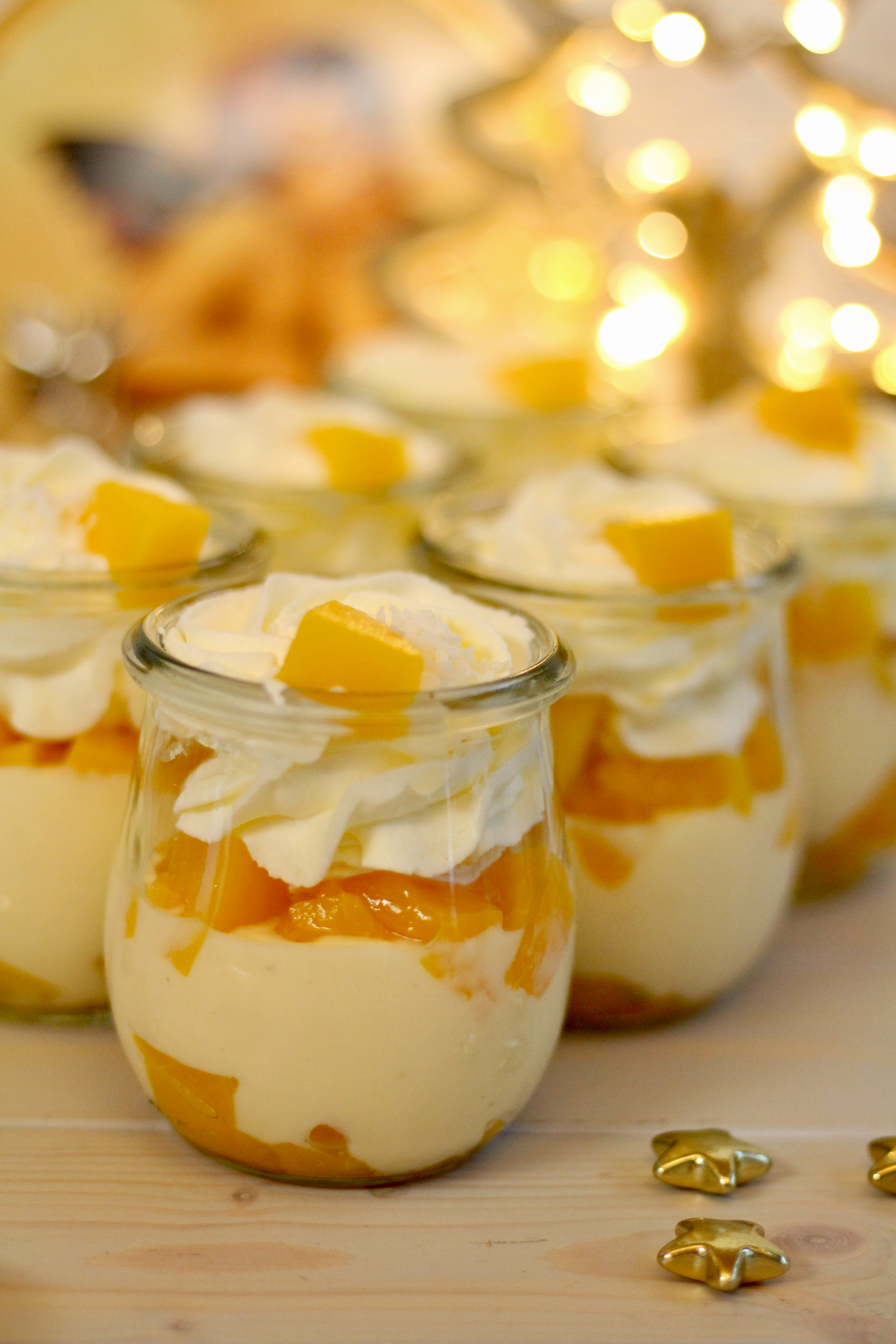 Himmlisch sahniges Pfirsich-Vanille-Dessert | Rezept von Sugarprincess ... Himmlisch sahniges Pfirsich-Vanille-Dessert | Rezept von Sugarprincess ...