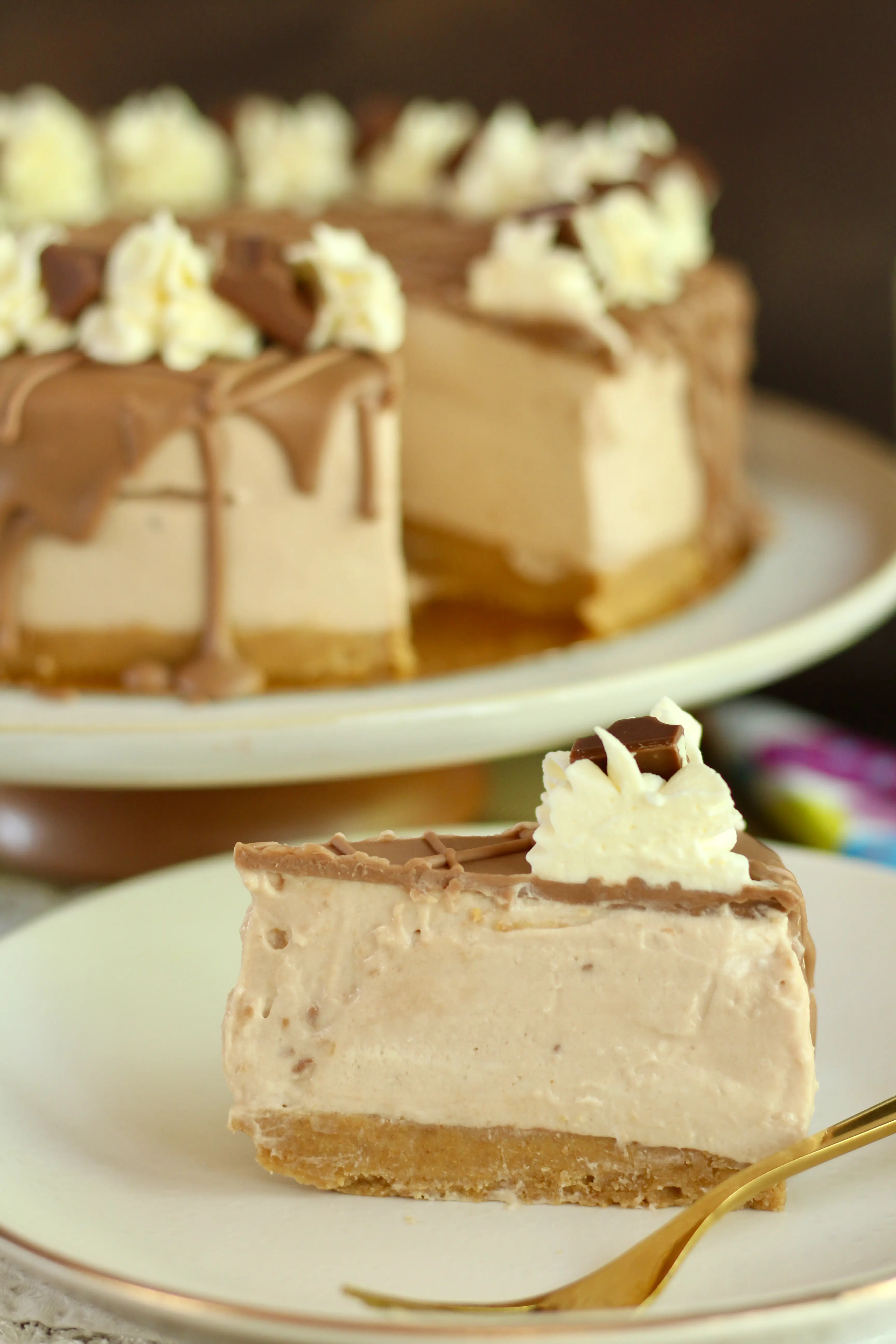 MEGA CREMIG! Schoko-Torte mit Milchcreme-FĂŒllung ohne Backen! Kinder-Schokolade-Torte đ Rezept und Video