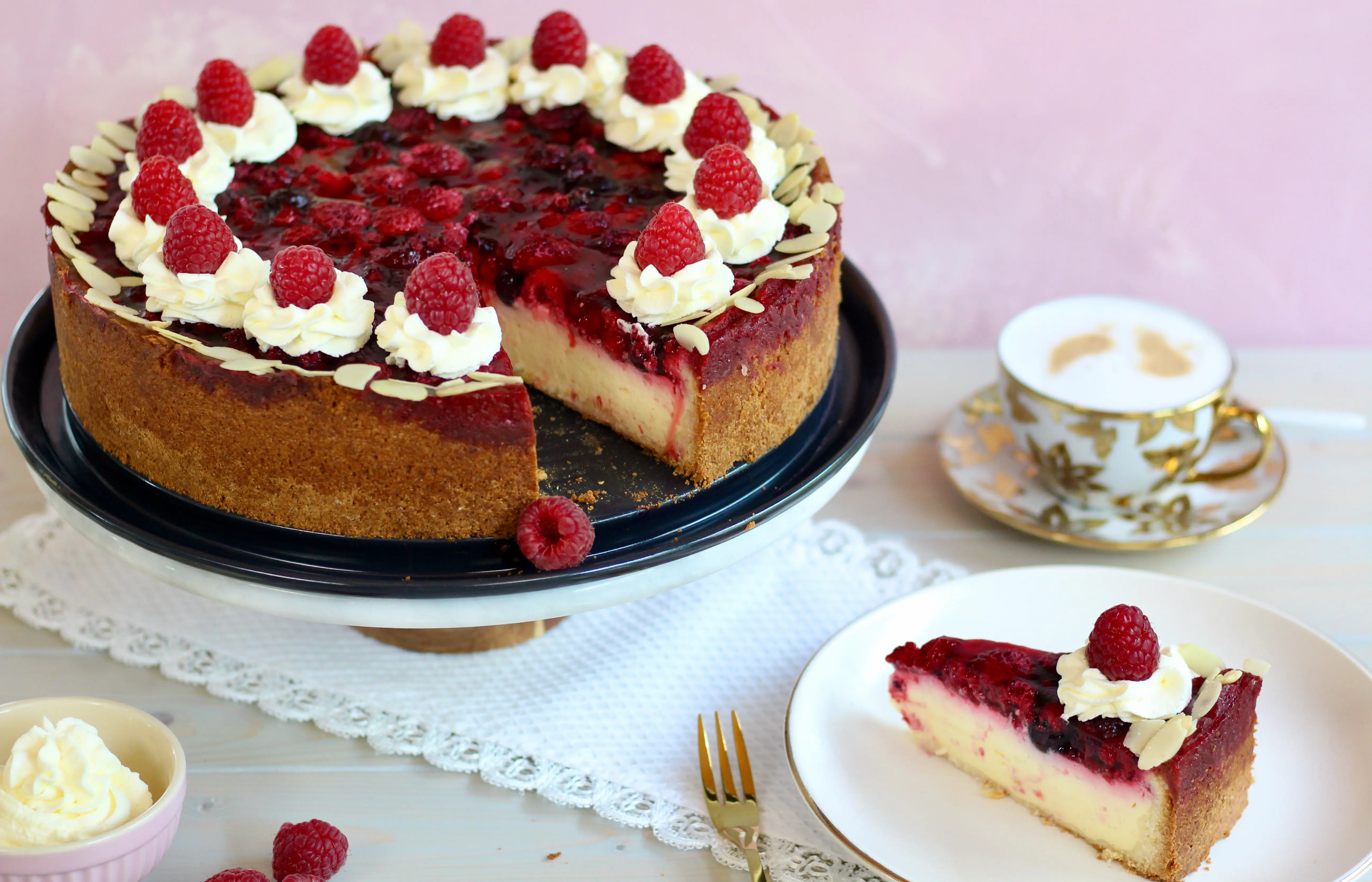 Die cremigste Himbeer-Schmand-Torte, die ich jemals vernascht habe! 😍👌🏻🍰 Rezept und Video