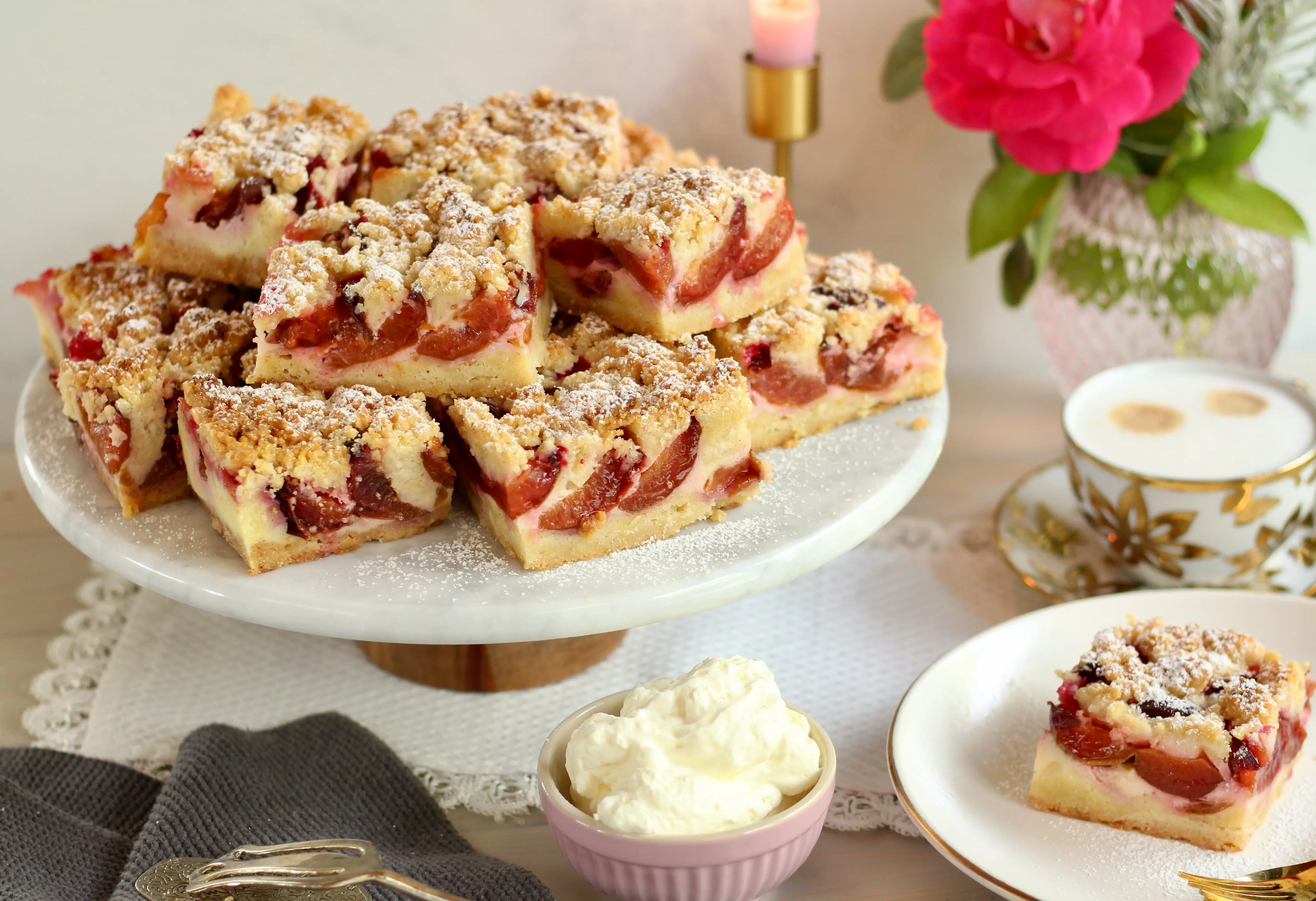 Saftigster Zwetschgenkuchen vom Blech mit Streuseln