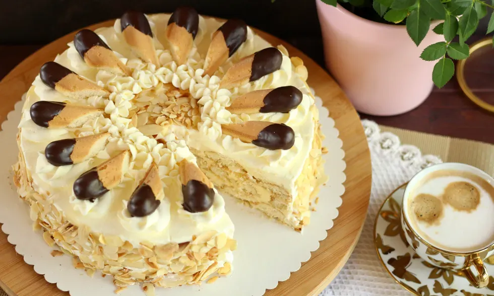 Fantastische Malakoff-Torte mit Vanille-Puddingcreme und ohne Backen ...