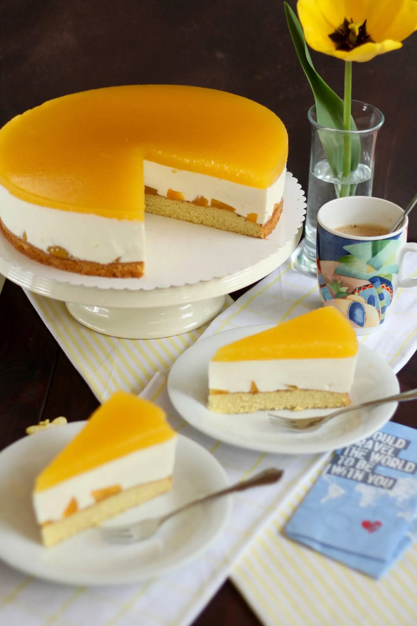 Traumhaft fruchtige, frische Pfirsich-Joghurt-Sahnetorte-image